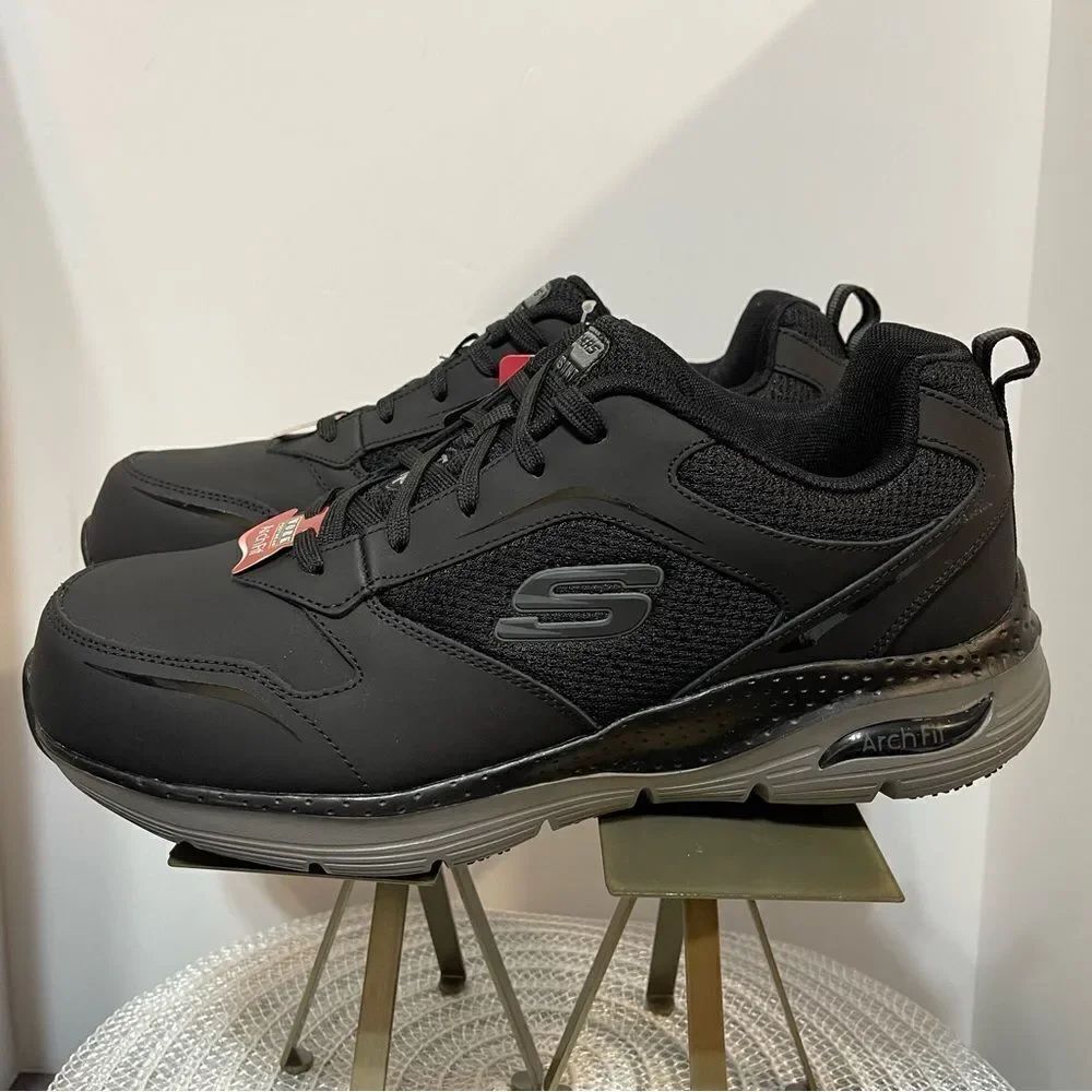 Sketcher’s Men’s Work Footwear Size 11 Black/Charcoal NWT